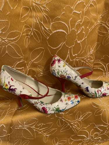 Vintage Ladies pretty floral high heel