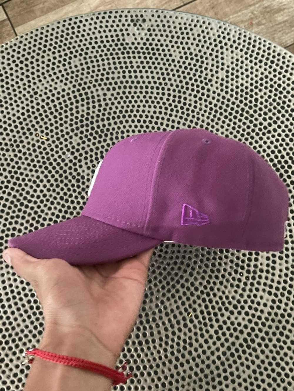 New Era Rare Hat Size 7 - image 3