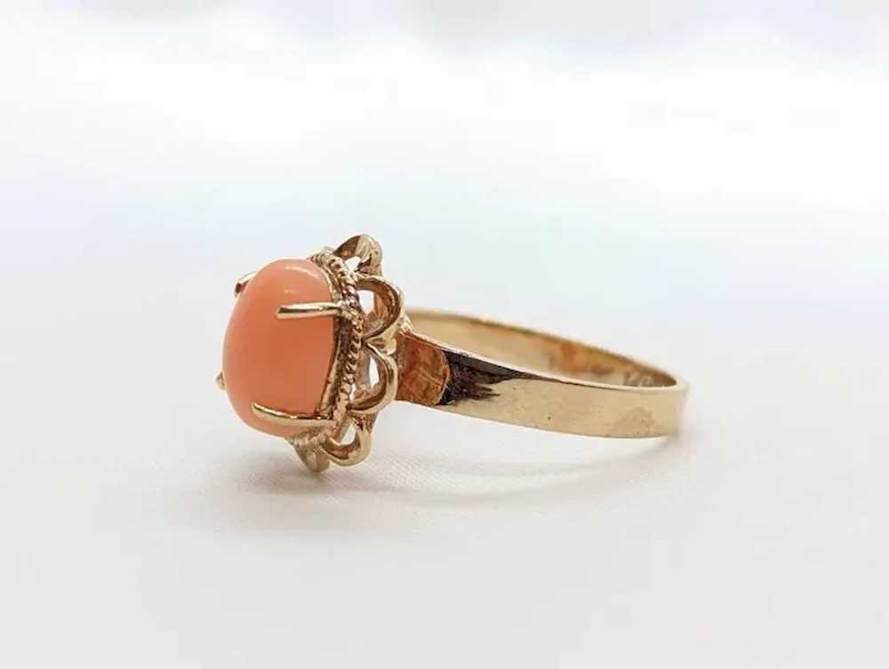 14k Coral Pink Cabochon ring. 14k yellow gold pro… - image 2