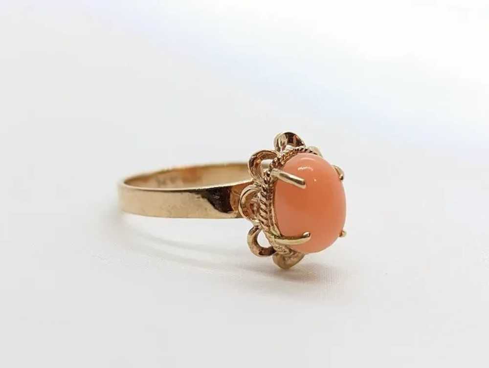 14k Coral Pink Cabochon ring. 14k yellow gold pro… - image 3