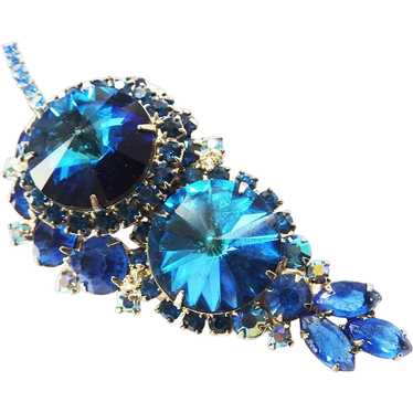 Lot - Vintage pins 2pc: Juliana pin with blue rivoli crystals tipped in  rhinestones, 2 3/4diam (Iarger)