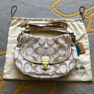 バッグ COACH Poppy Signature Circle Hobo SIGNATURE COACH POPPY HOBO SHOULDER BAG KHAKI PATENT LEATHER