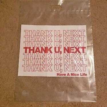 A R I A N A G R A N D E - image 1