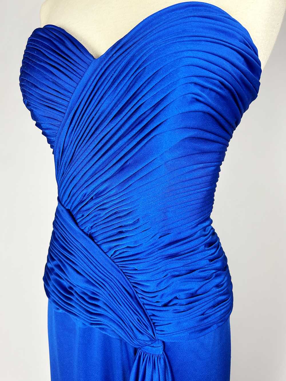 Electric blue lycra jersey evening dress by Loris… - image 9