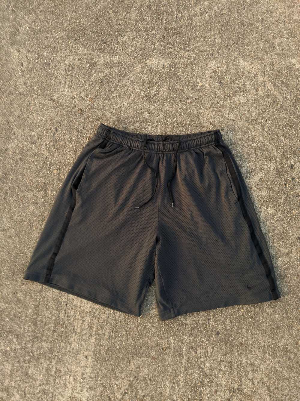 Nike Nike grey mesh sport shorts size XL shipping… - image 1