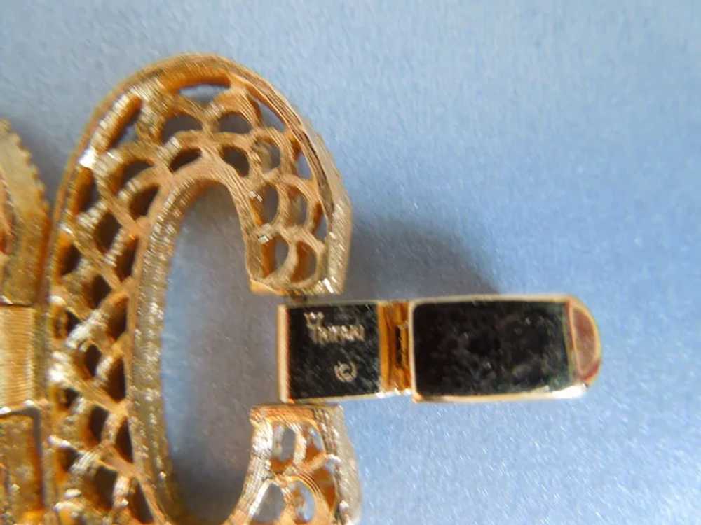 Vintage Mid-Century  Crown Trifari Gold Tone Sign… - image 5