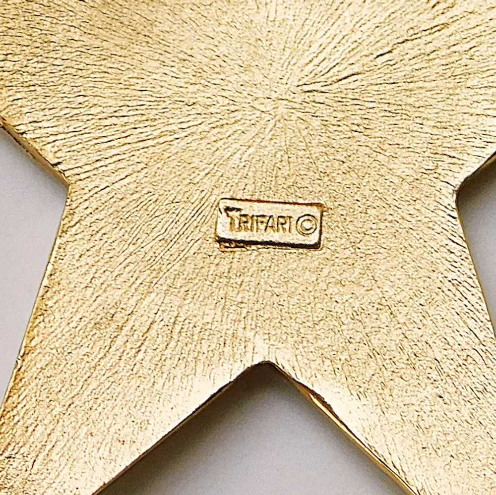Fabulous TRIFARI White Enamel STAR Design Vintage… - image 4