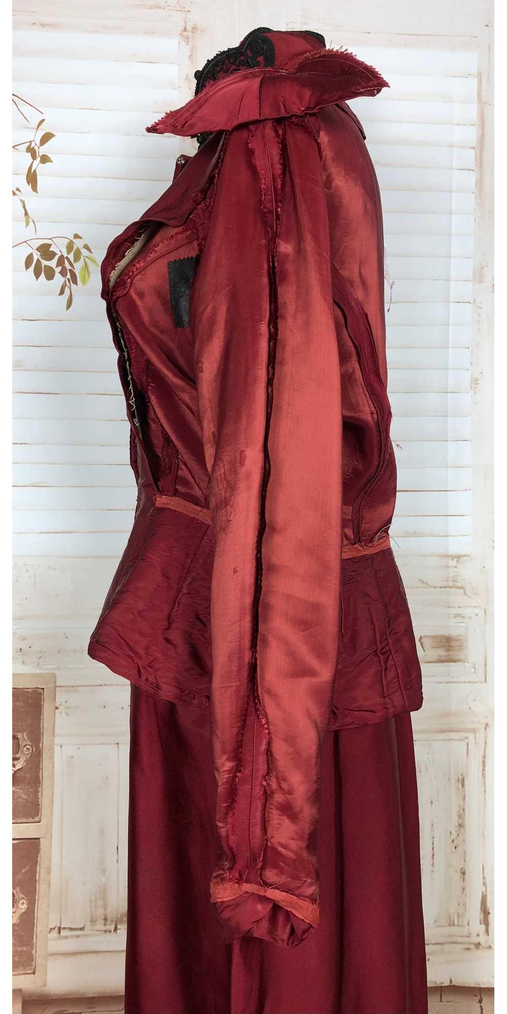 Exquisite Original 1940s Vintage Red And Black Fe… - image 12