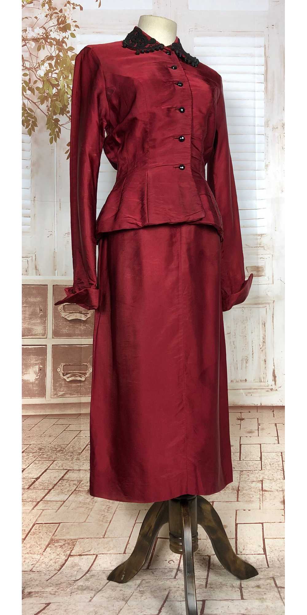 Exquisite Original 1940s Vintage Red And Black Fe… - image 3