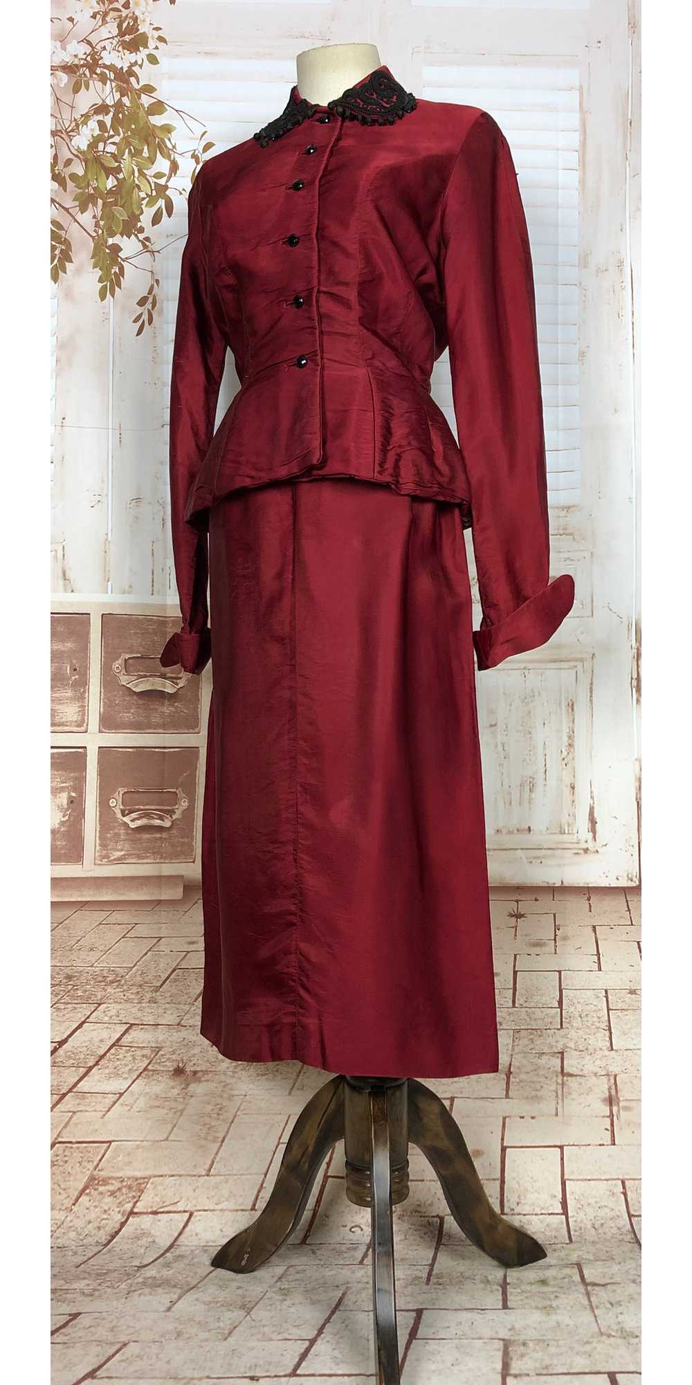 Exquisite Original 1940s Vintage Red And Black Fe… - image 5