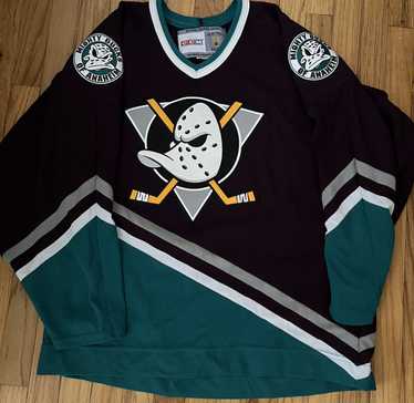 MIGHTY DUCKS🏒 . . . Just Added To The Website! Vintage CCM Anaheim Mighty  Ducks Hockey Jersey Size XL- In Great Condition Fully Stitched…