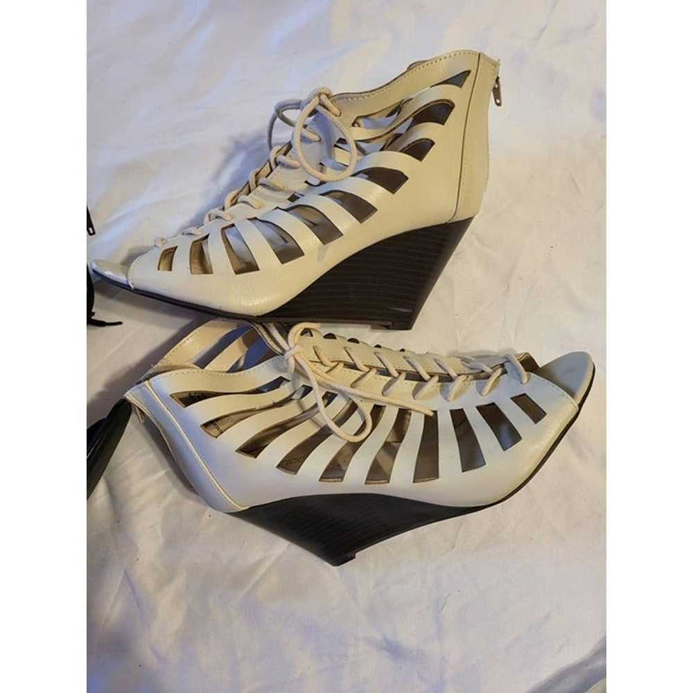 The Unbranded Brand Women Heels 2 pairs size 8.5 - image 4