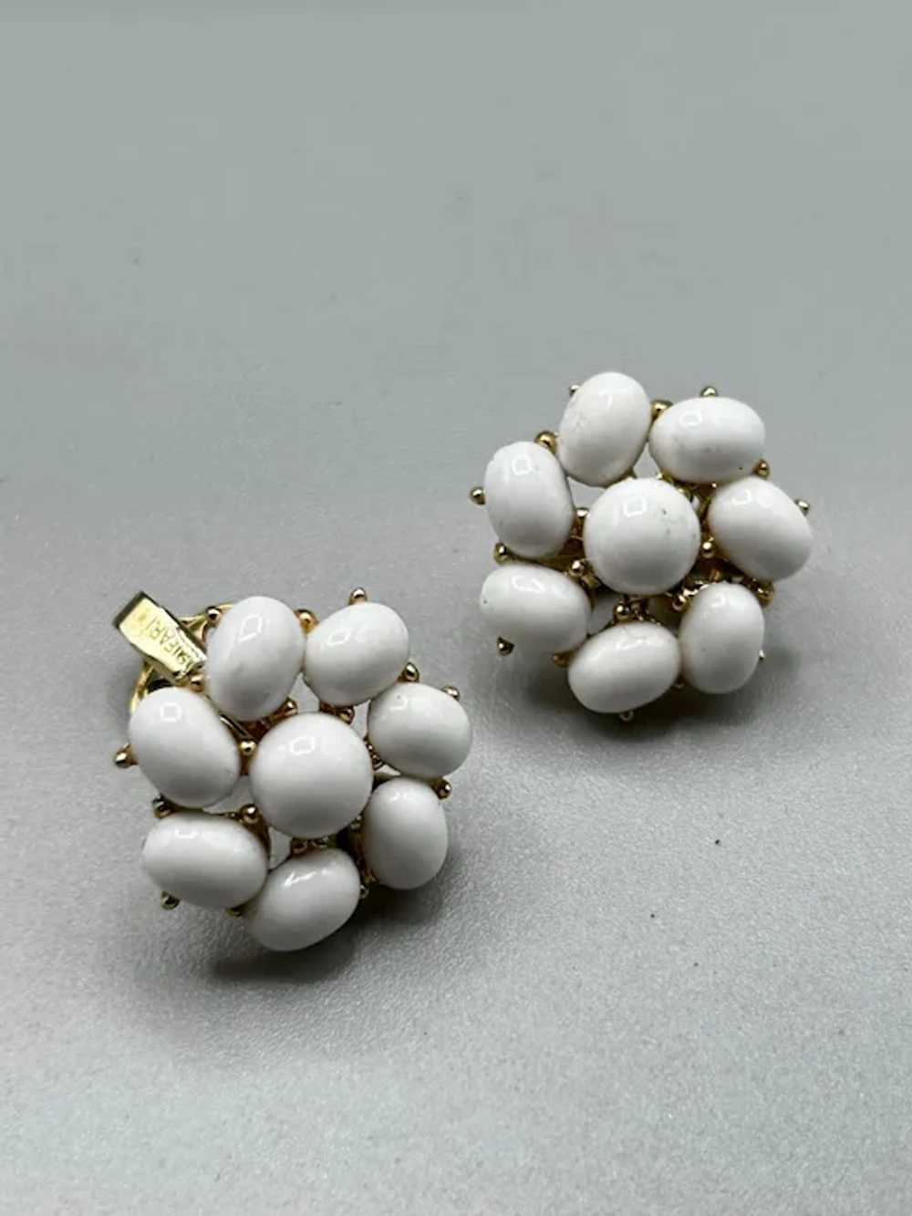 Vintage Clip On Earrings Signed Trifari White Cab… - image 2