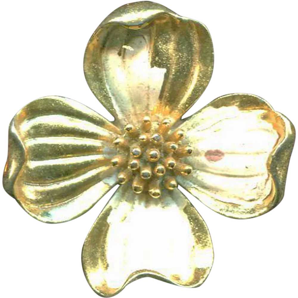 Trifari Gold Tone Metal and White Enamel Daisy Pin - image 1