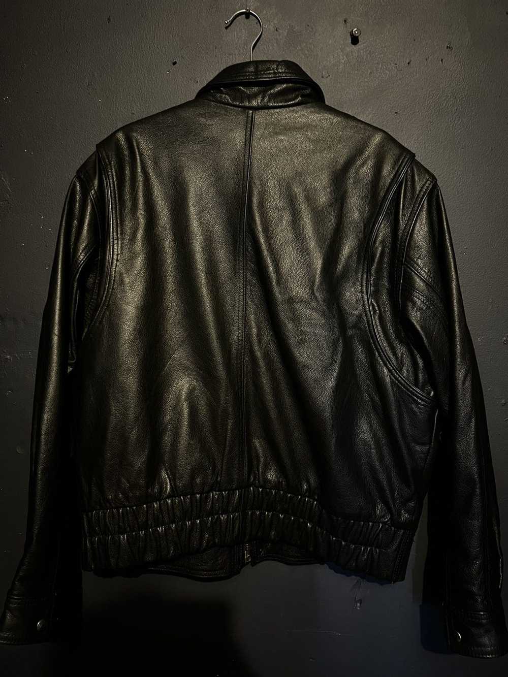 Vintage Vintage leather bomber jacket early 90s - image 2