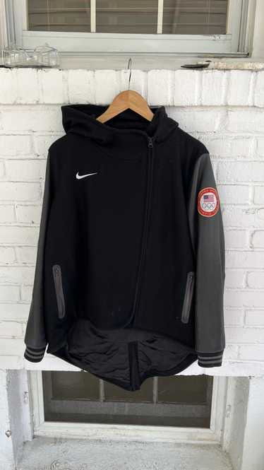 Nike 2013 Wmns USA NSW Destroyer Wool Cape 582837 