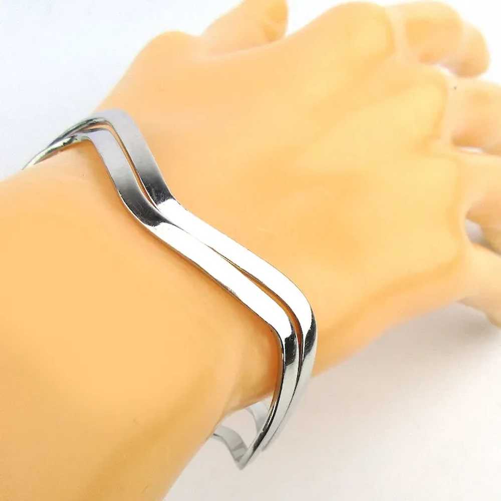 Pair Mexican Sterling Silver Wavy Wiggling Bangle… - image 2