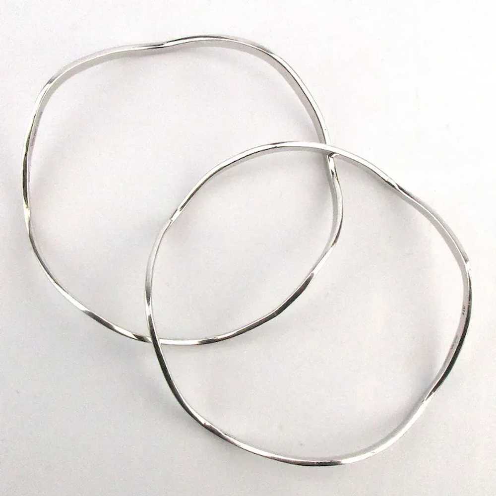 Pair Mexican Sterling Silver Wavy Wiggling Bangle… - image 4