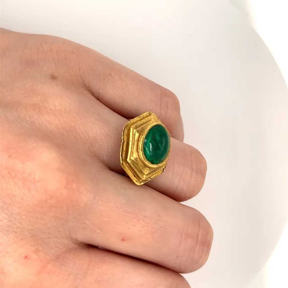 22K Gold Egyptian Revival Emerald and Garnet Mova… - image 7