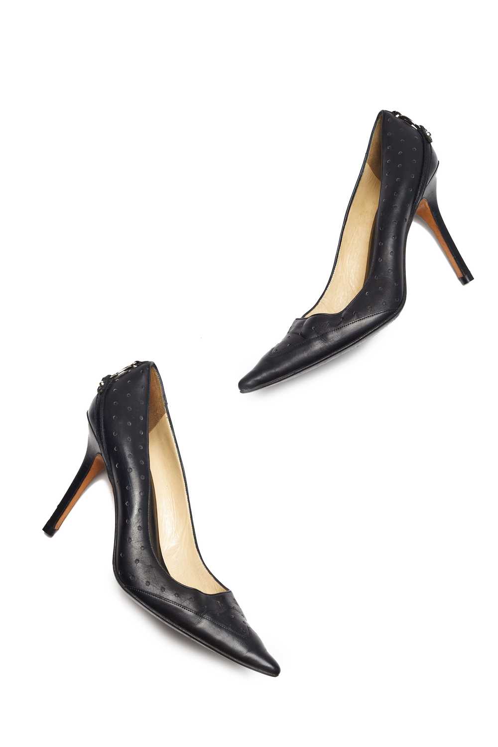 Gucci Y2K Tom Ford perforated leather logo pumps - image 1