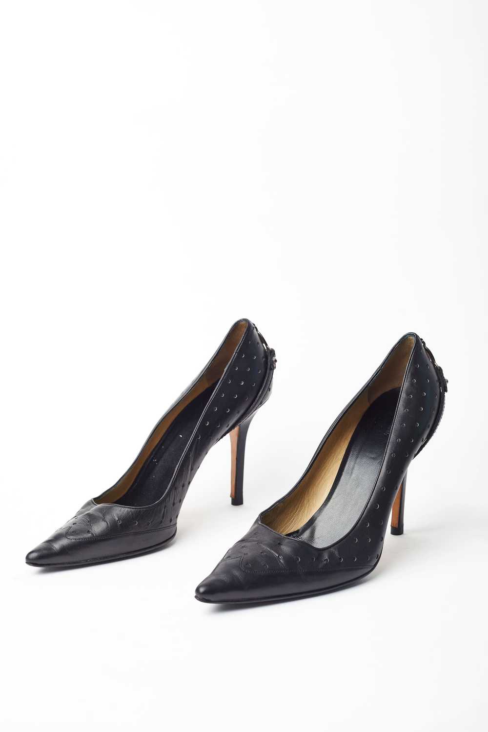 Gucci Y2K Tom Ford perforated leather logo pumps - image 6