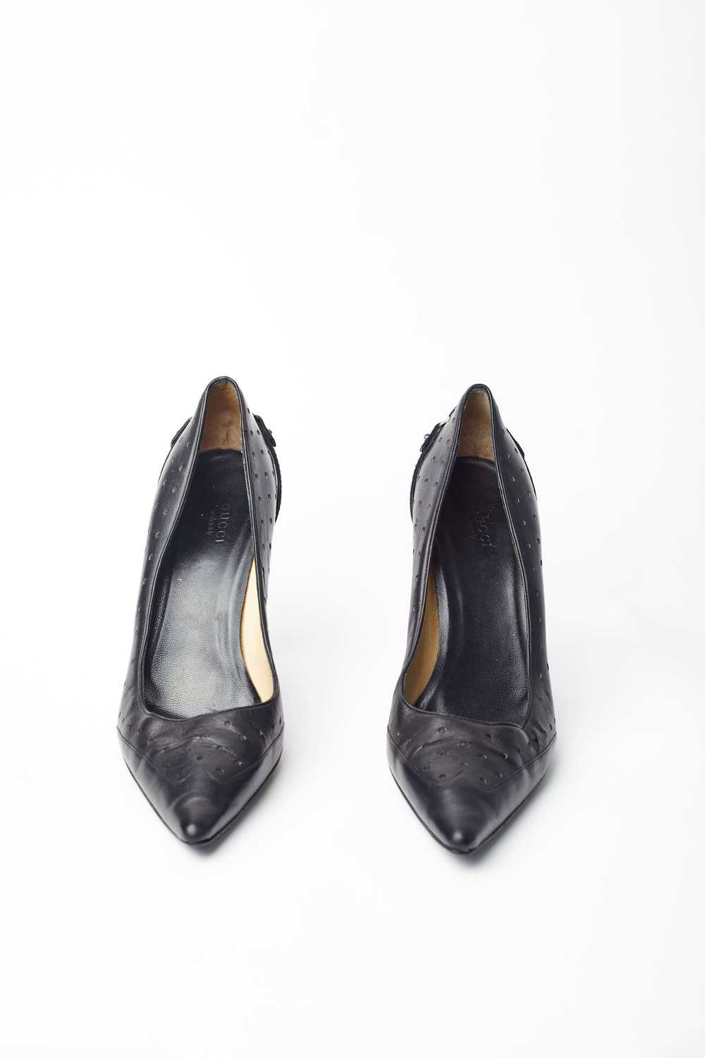 Gucci Y2K Tom Ford perforated leather logo pumps - image 7