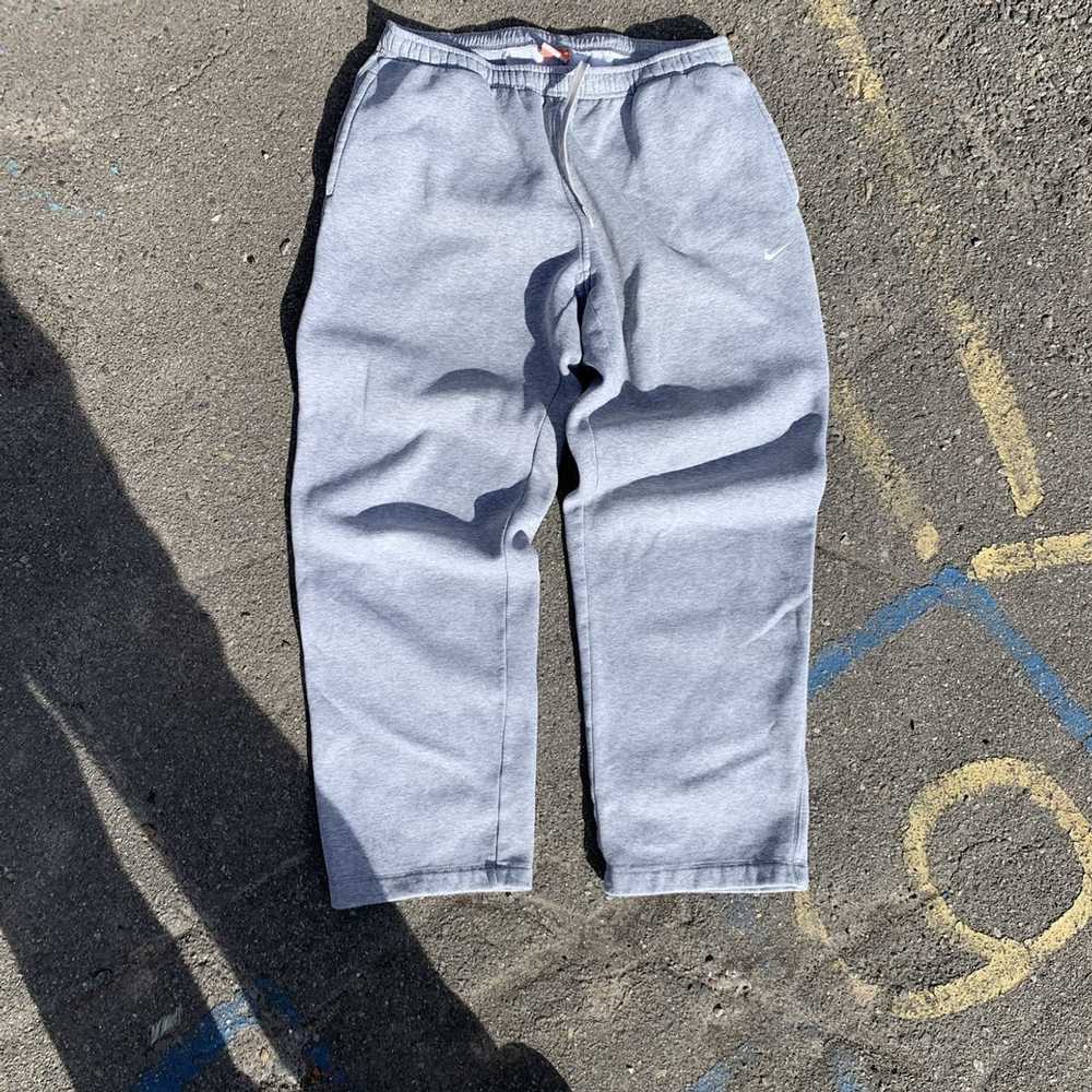 Nike Basic Nike grey pants - image 1