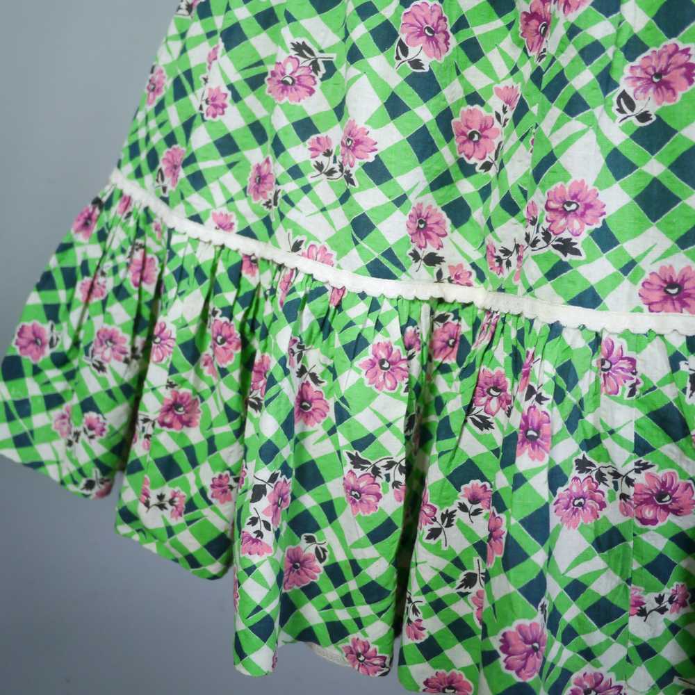 50s GREEN FLORAL CHECK DRESS WITH TIERED FULL SKI… - image 10