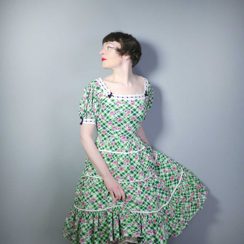 50s GREEN FLORAL CHECK DRESS WITH TIERED FULL SKI… - image 2