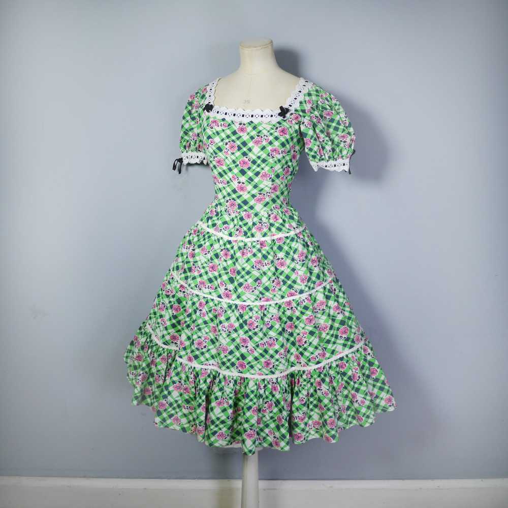 50s GREEN FLORAL CHECK DRESS WITH TIERED FULL SKI… - image 5
