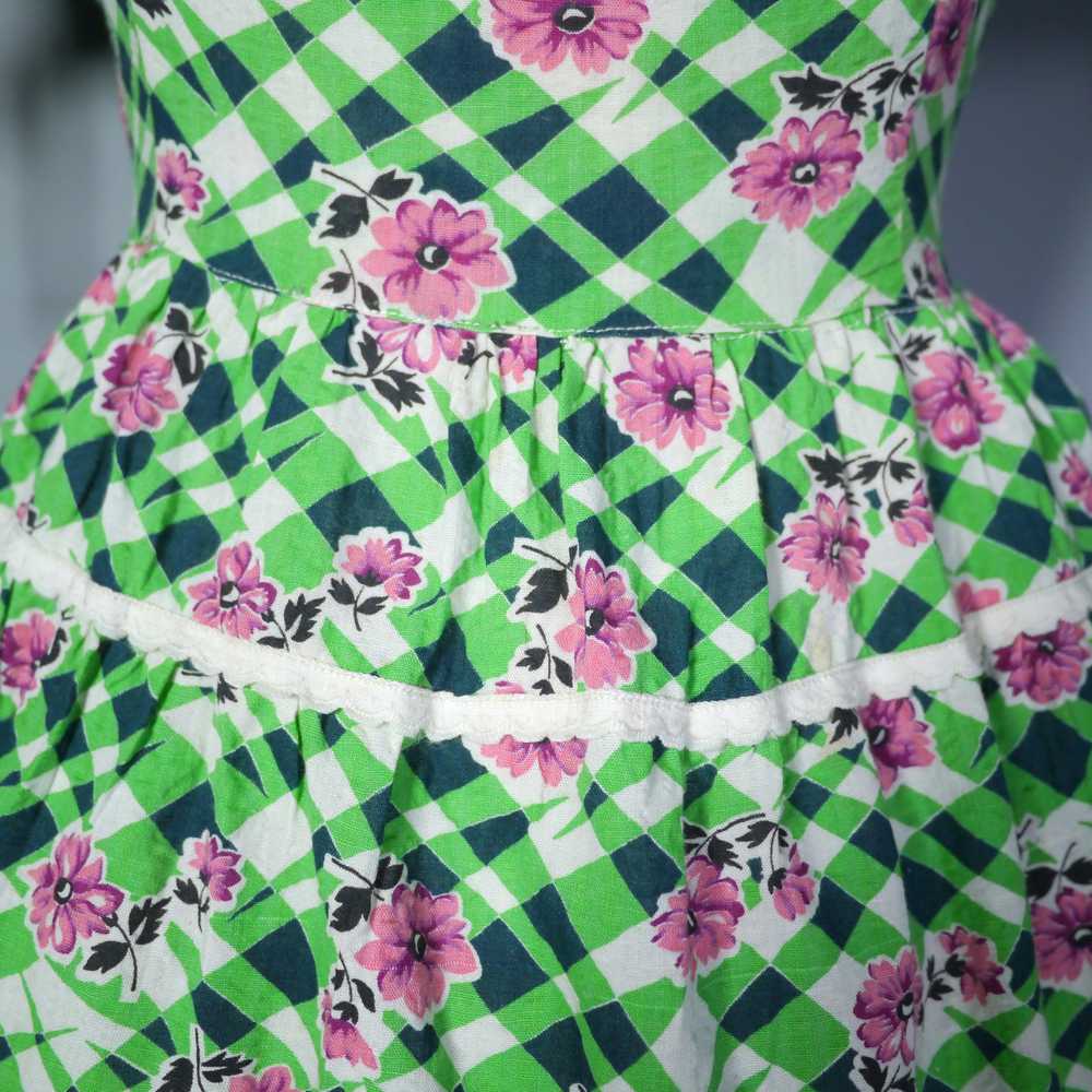 50s GREEN FLORAL CHECK DRESS WITH TIERED FULL SKI… - image 8