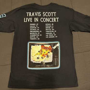 TRAVIS SCOTT FANS 🔥 on X: Travis Scott wearing 2022 Louis Vuitton jacket/jeans  at Rolling Loud 💚  / X