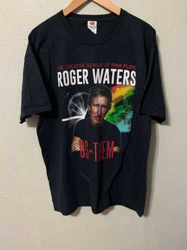 Vintage Vintage Roger Waters Us and Them T-Shirt