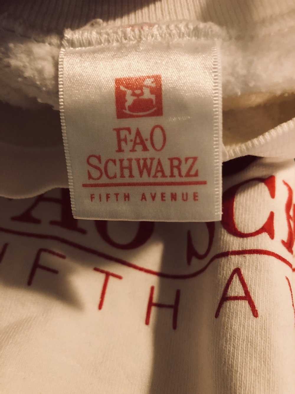 Vintage Vgt 80s 90s FAO Schwarz sweatshirt XL - image 2