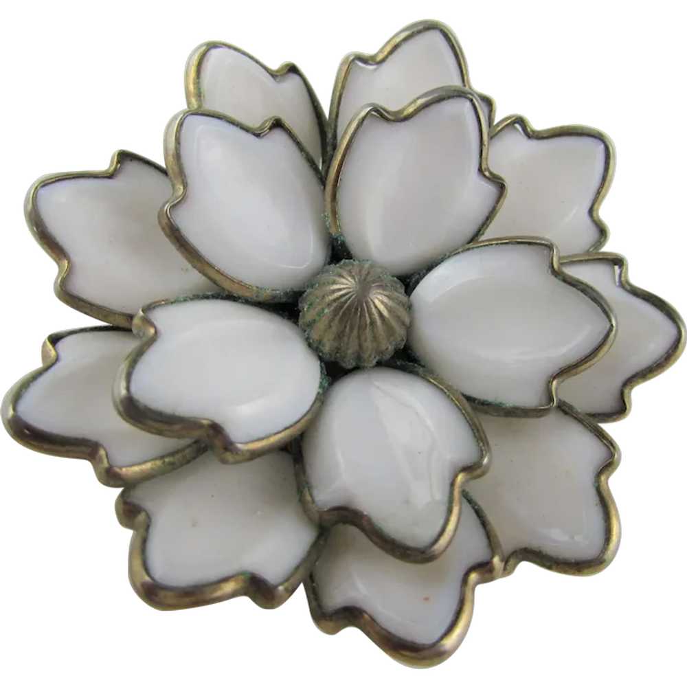 Crown Trifari  Mid-Century White Glass Flower Pin… - image 1