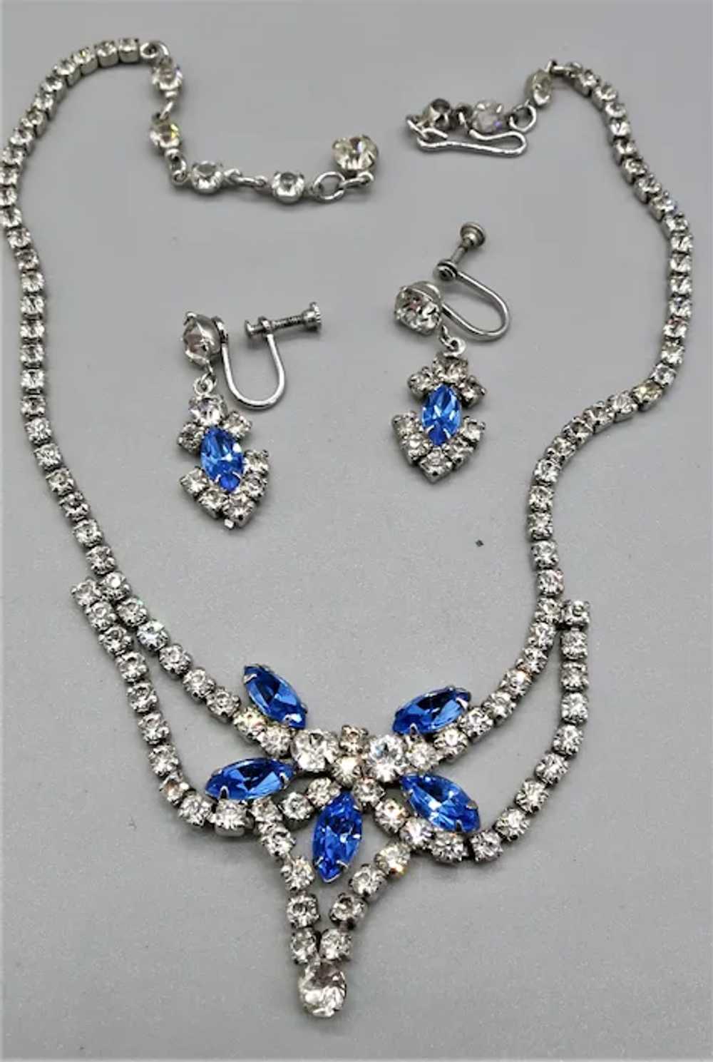 VINTAGE  50'S  Blue and Clear Rhinestone Necklace… - image 4