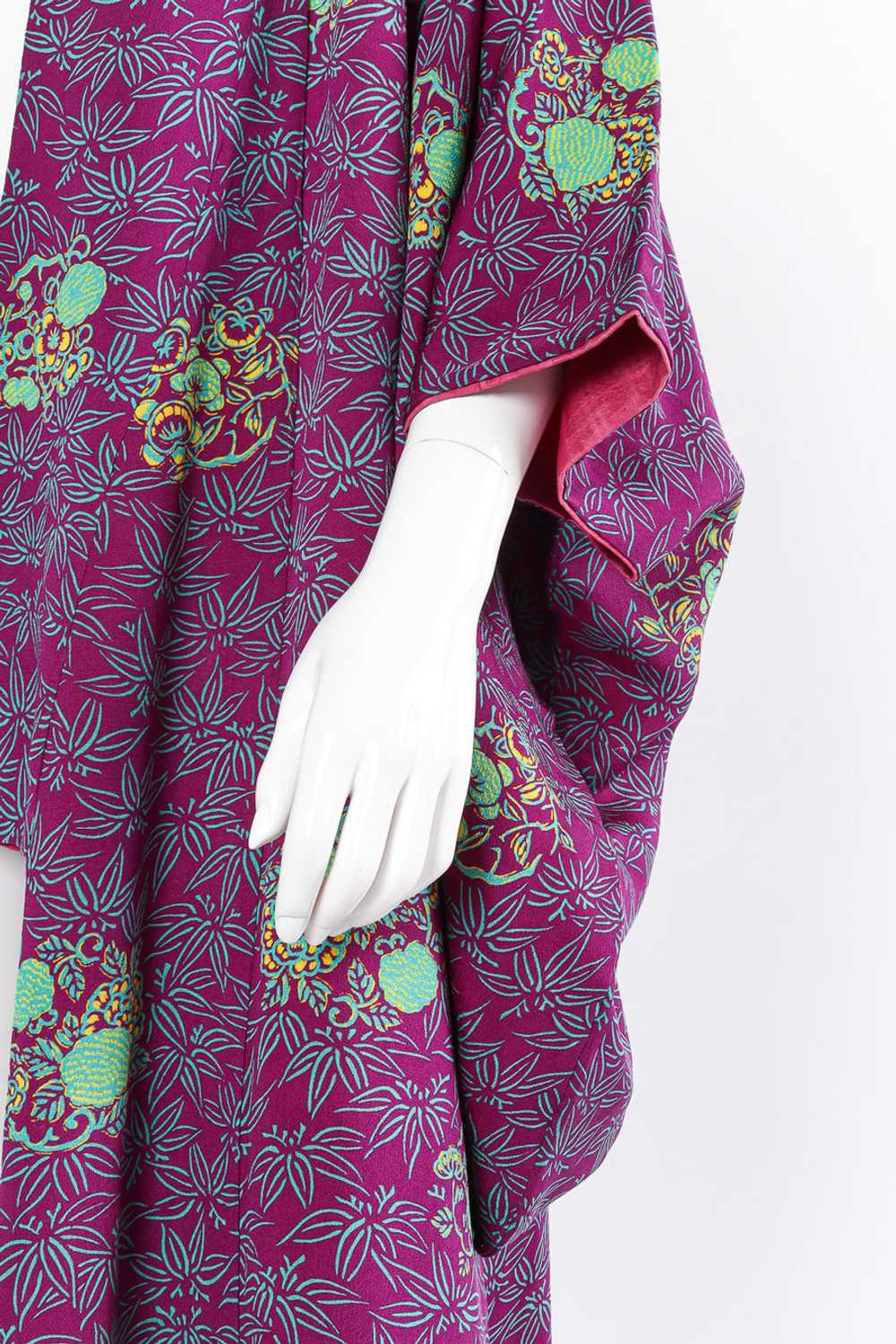 Japanese Floral Leaf Kimono - image 6