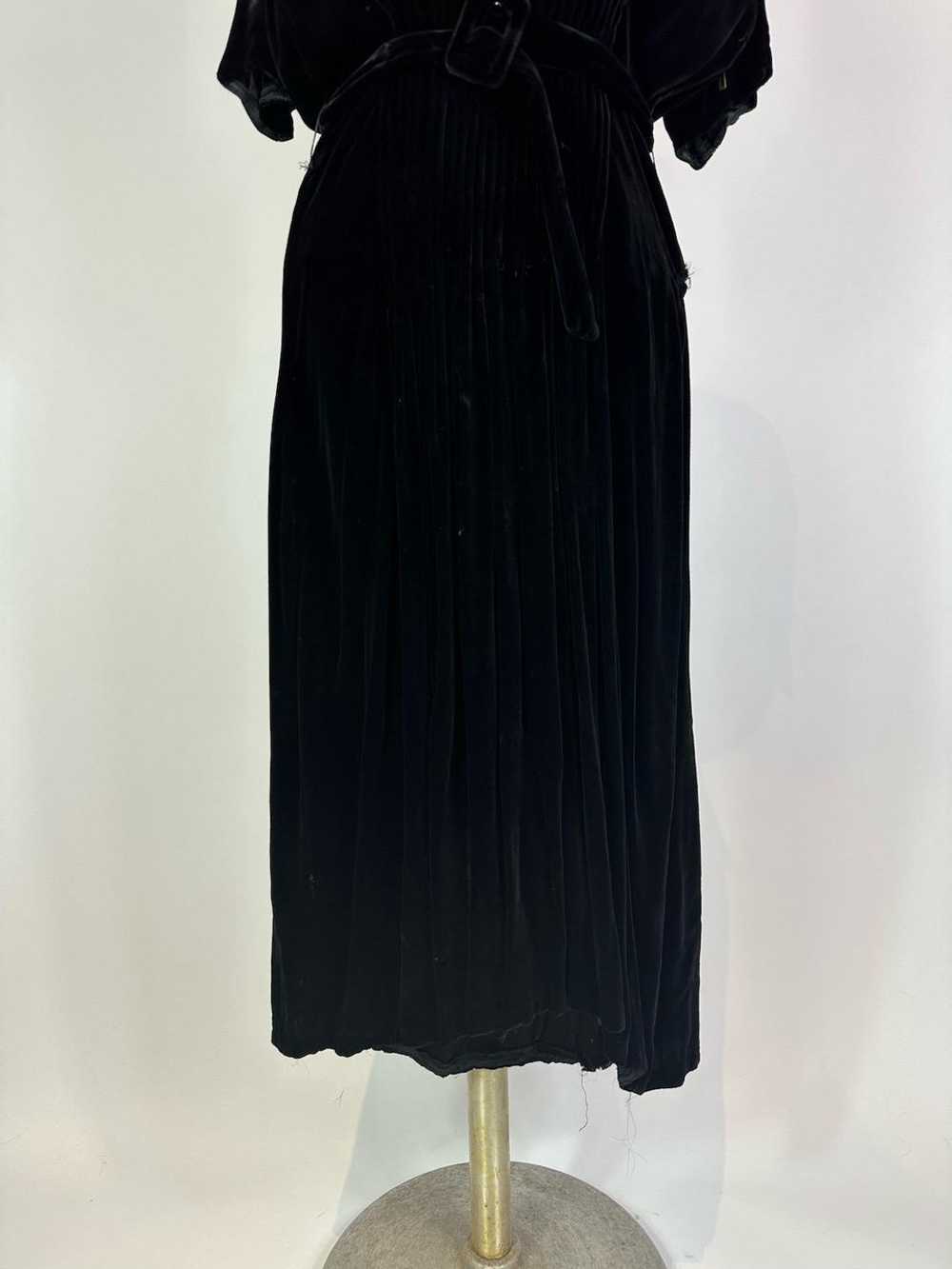 1930s - 1940s Black Silk Velvet Pintucked Dress - image 3