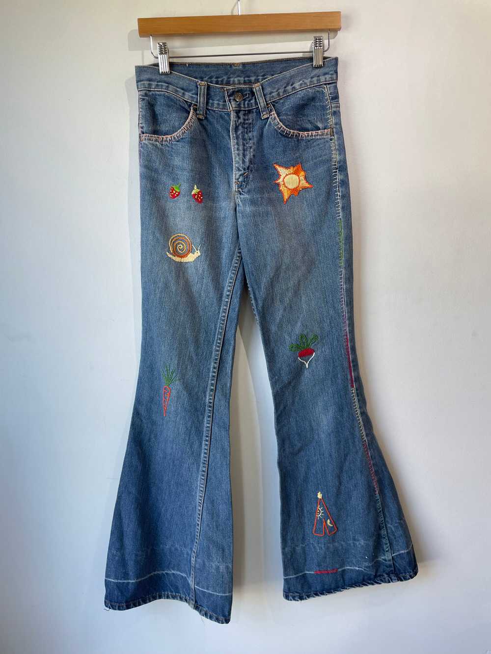 Vintage Levi's High-Waisted Bell Bottoms Jeans - image 1