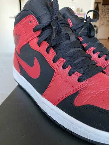 Nike Jordan 1 Mid “Reverse Bred”