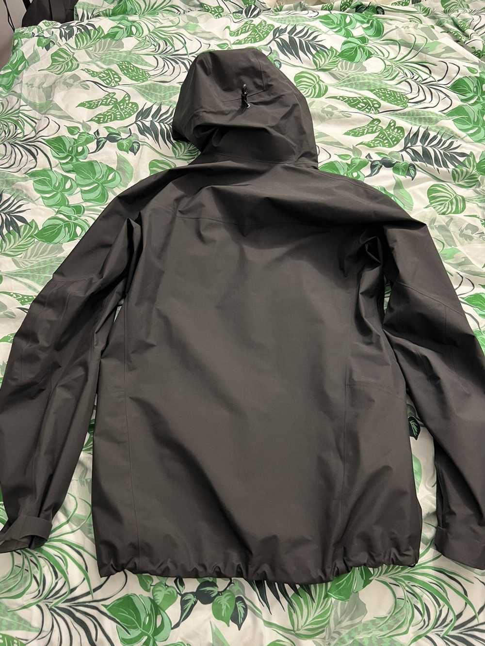 Arc'Teryx Long Black Raincoat - image 7