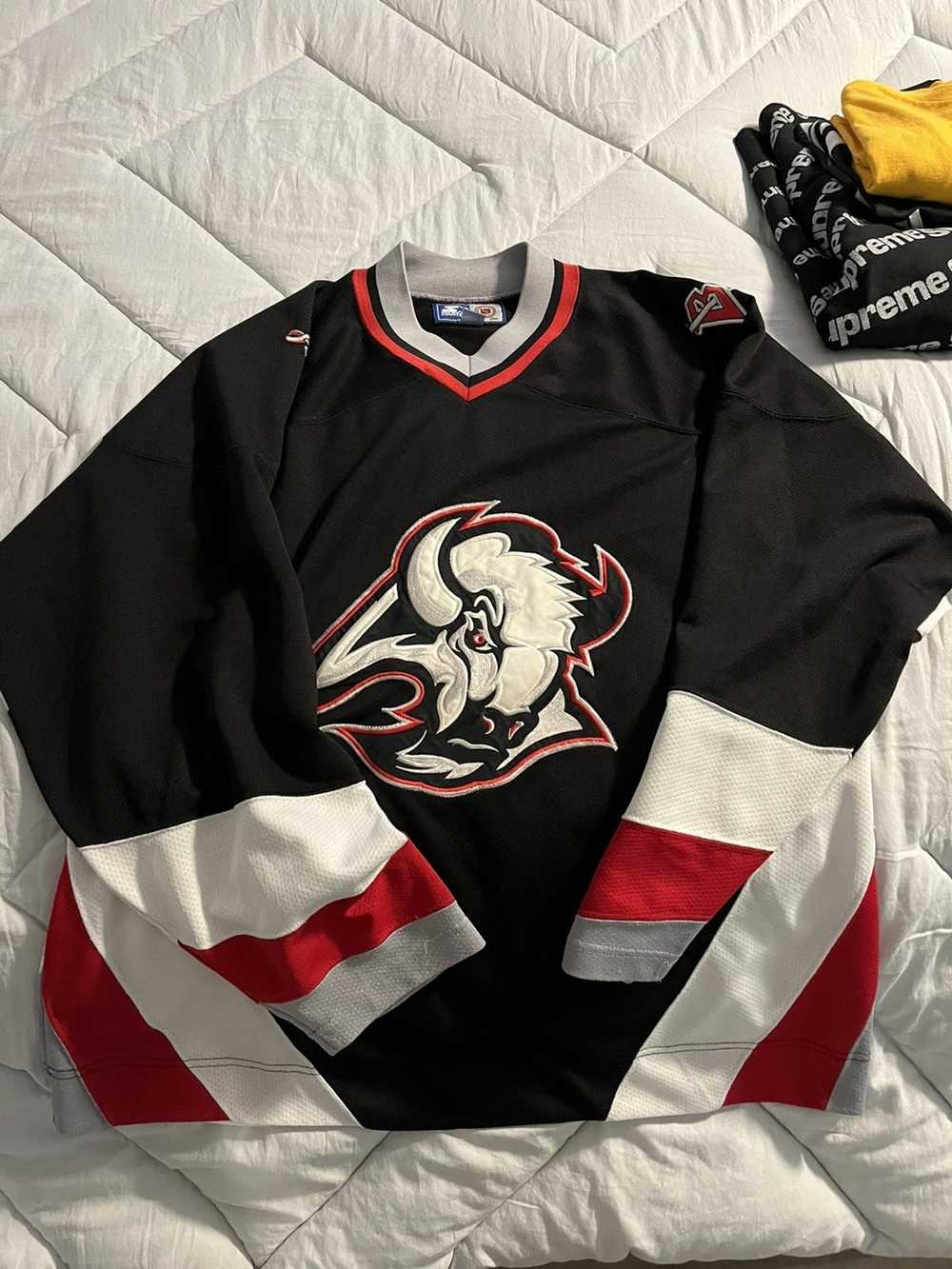 Vintage 90s Buffalo Sabres Jersey Mens Large Black NHL Hockey Goat