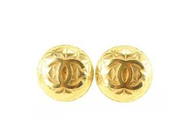 Chanel Chanel 96p Gold Geometric Quilted CC Logo … - image 1