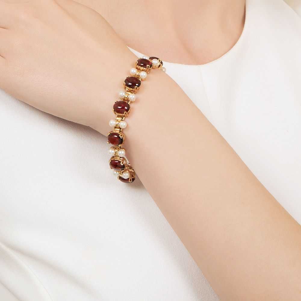 Mid-Century Cabochon Garnet And Pearl Bracelet - image 4