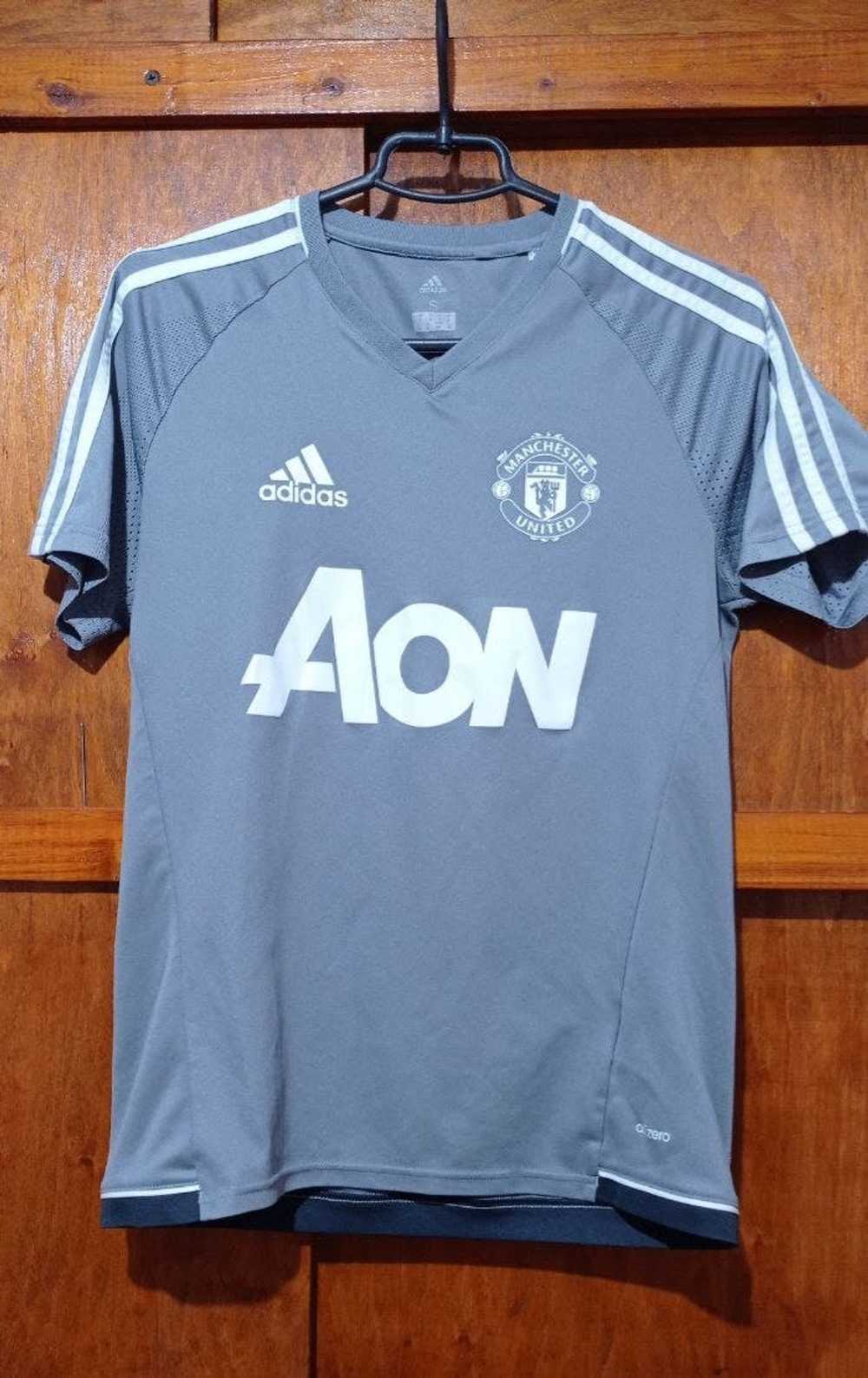 : adidas Manchester United 22/23 Home Women's Jersey (as1, Alpha,  x_s, Regular, Regular, XS) Red : Sports & Outdoors