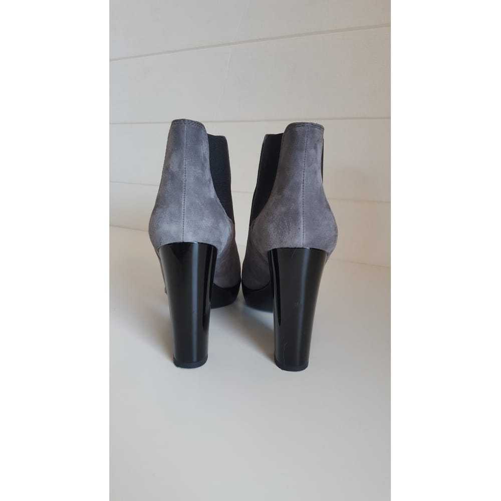 Hogan Heels - image 4