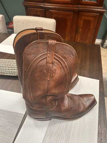 Lucchese Lucchese