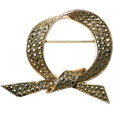 Monogram pin & brooche Louis Vuitton Gold in Metal - 33946242