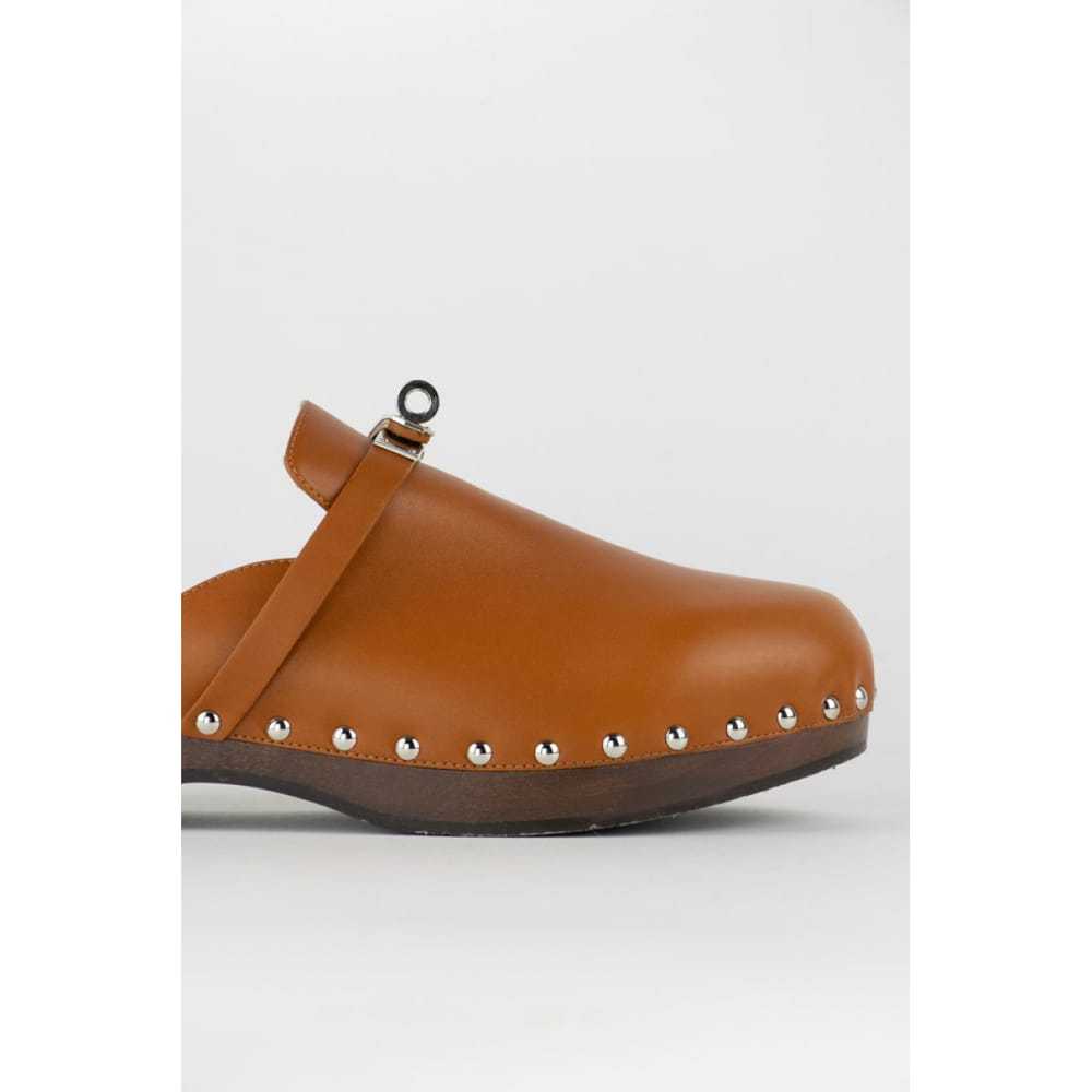 Hermès Carlotta leather mules & clogs - image 2