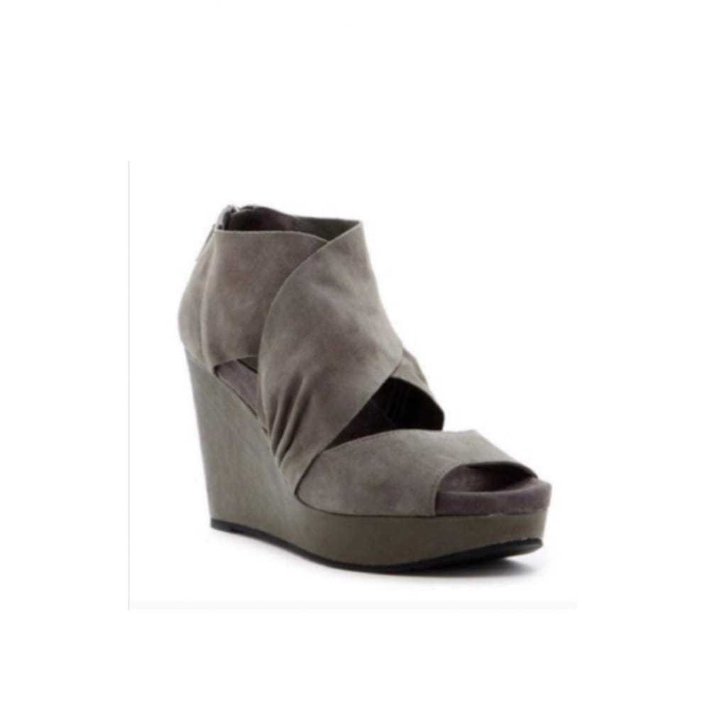 Eileen Fisher Sandals - image 8